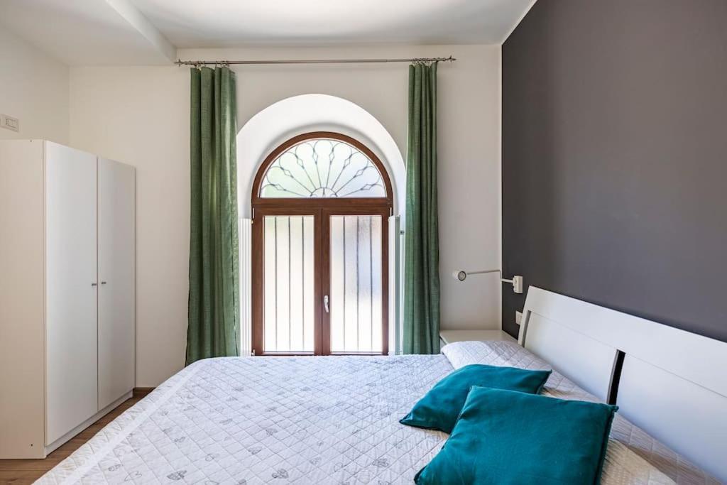 Clelia'S Apartment โกโม ภายนอก รูปภาพ
